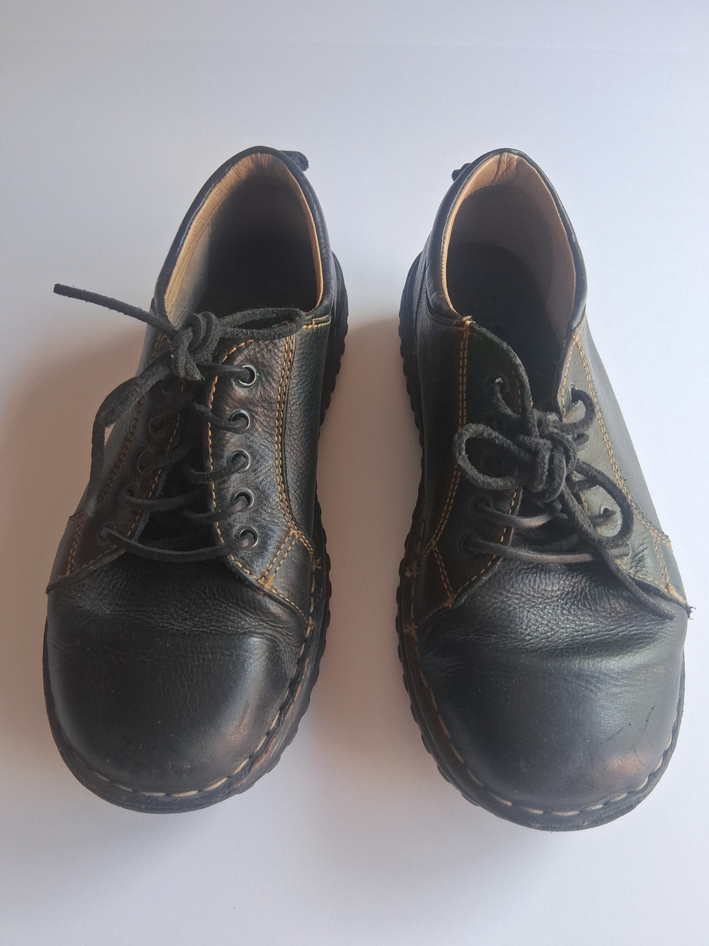 Born Black Leather Lace-Up Casual Shoes with Brown Stitching Leather Laces